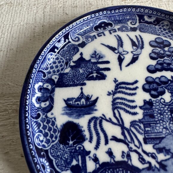 Vintage Blue Willow Trinket Dish - Blue and White Scenic Pottery Plate - Picture 3 of 9